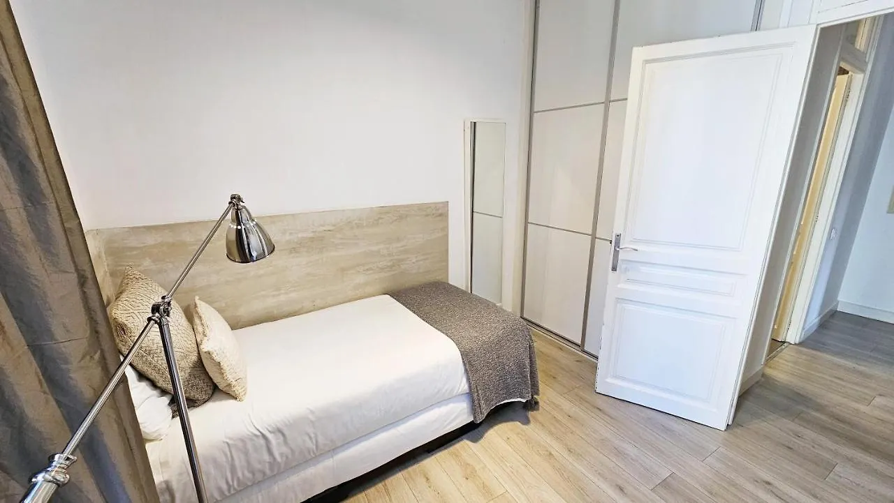 Click&Flat Seneca Suites Barcelona Apartment