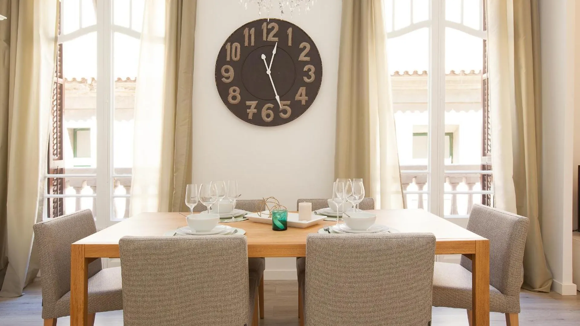 Click&Flat Seneca Suites Barcelona Spain