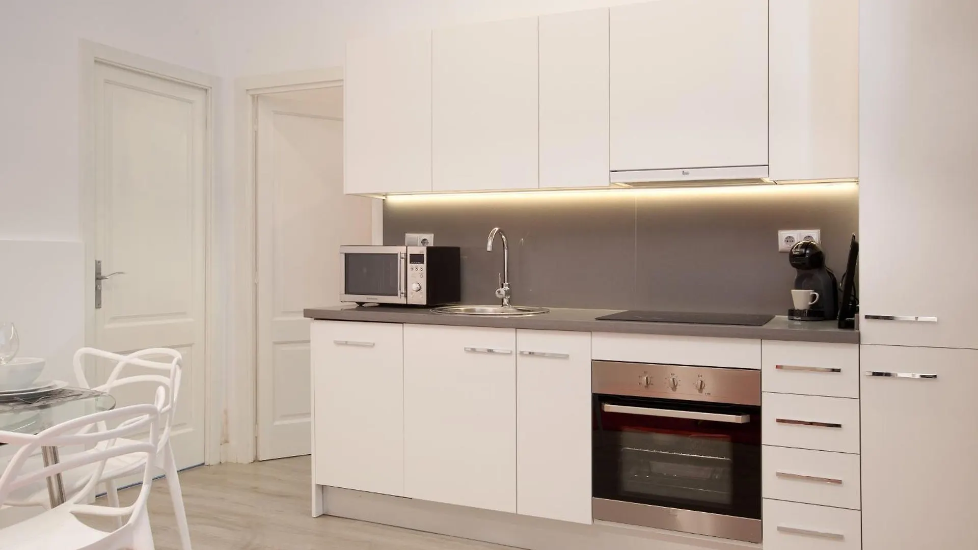Click&Flat Seneca Suites Barcelona Apartment