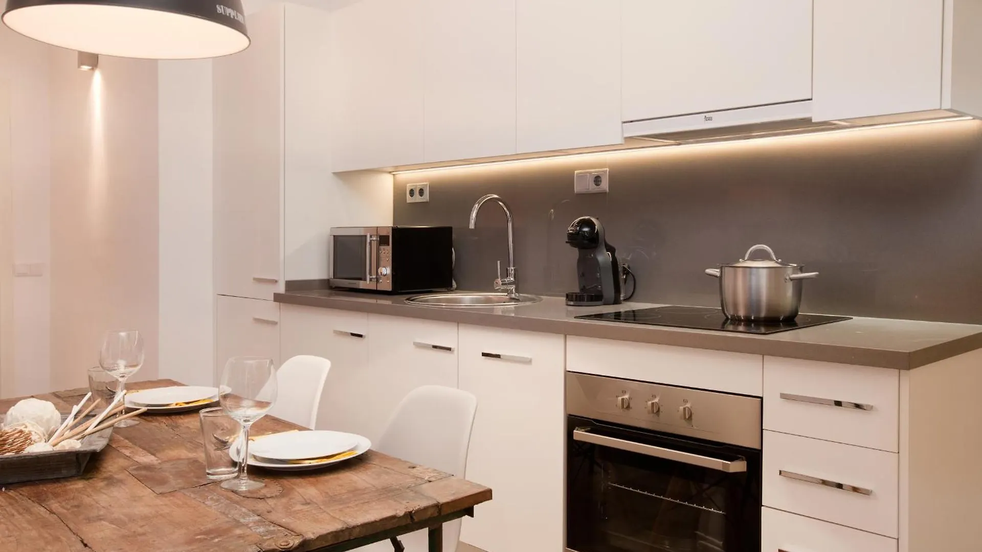 Click&Flat Seneca Suites Barcelona