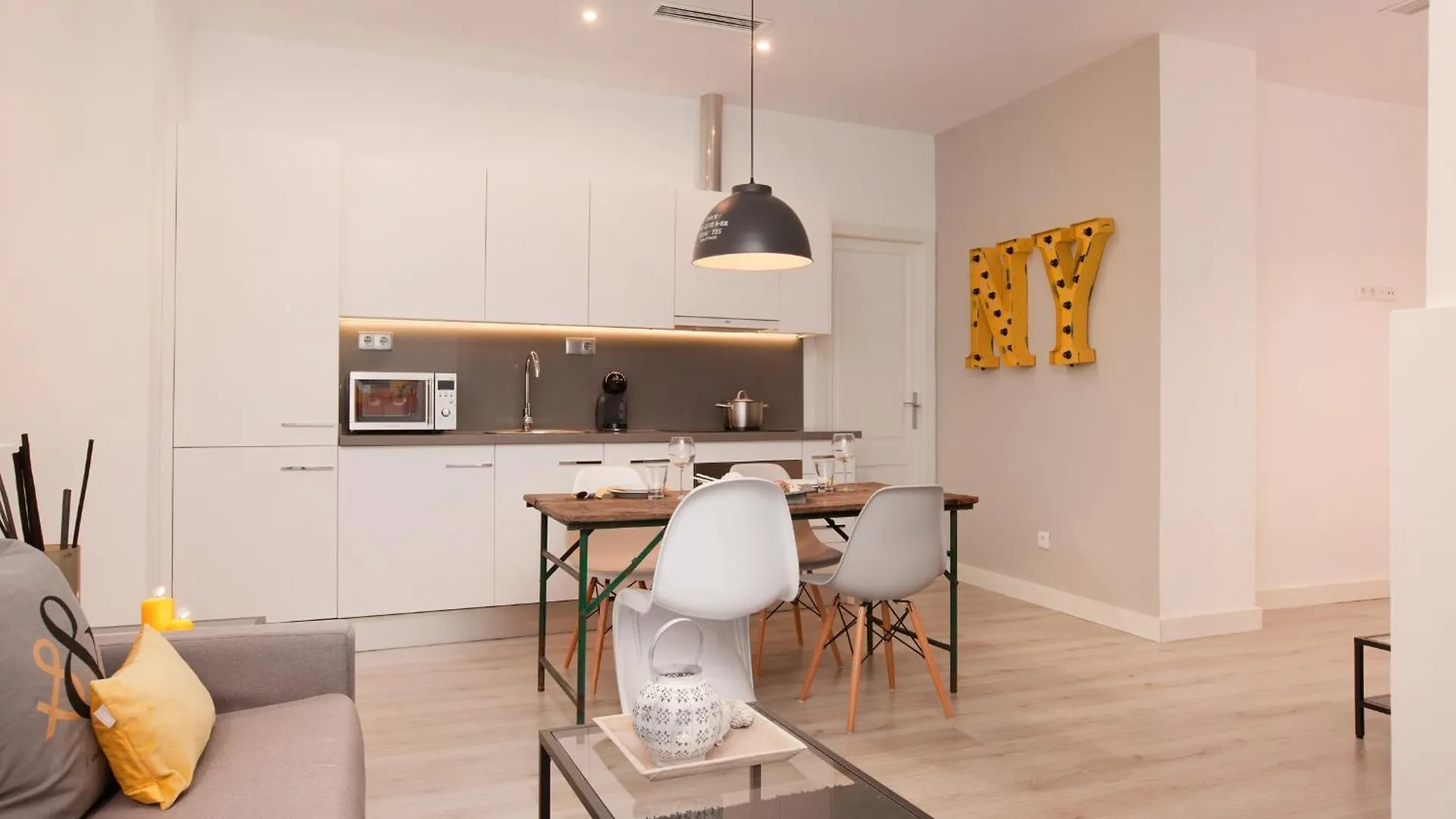 Apartment Click&Flat Seneca Suites Barcelona