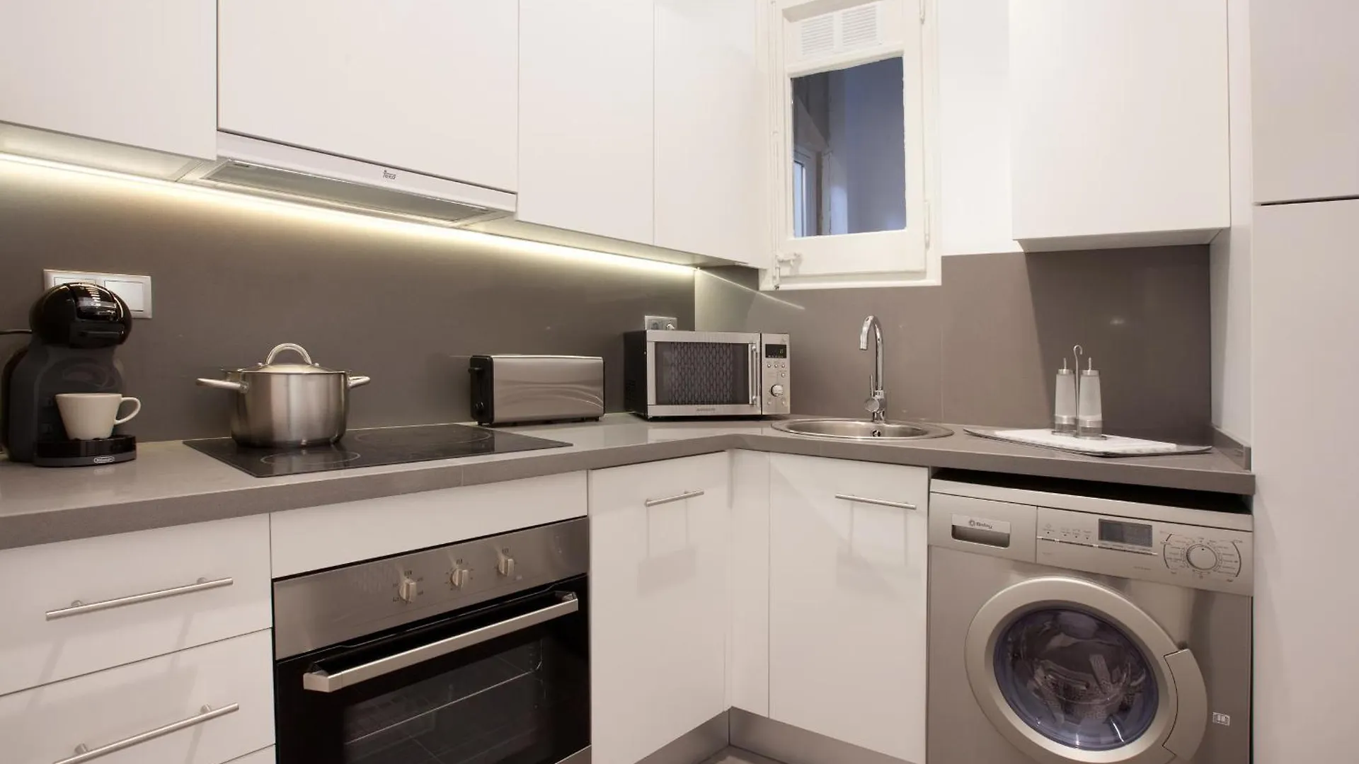 Click&Flat Seneca Suites Barcelona 0*,  Spain