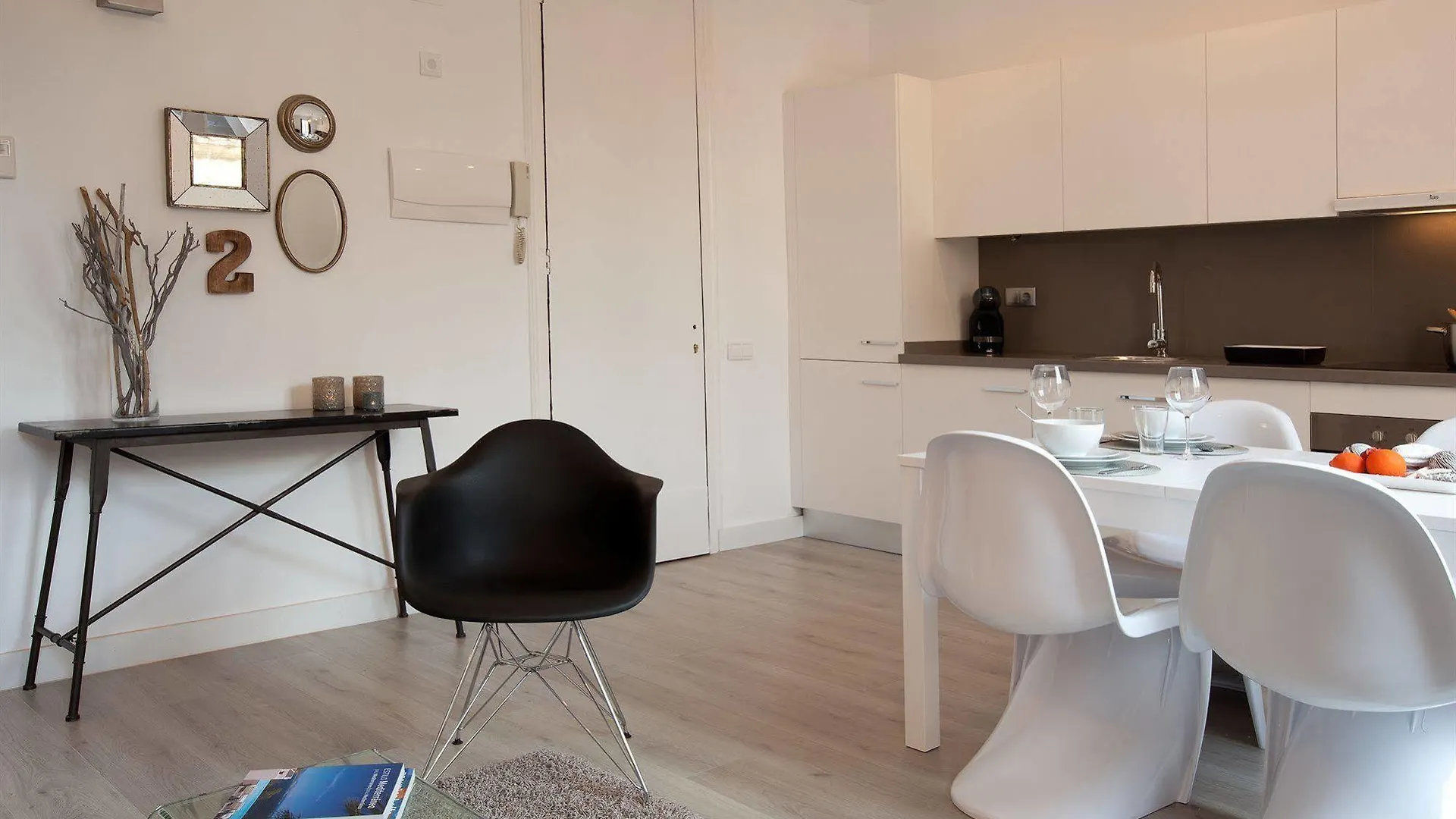 Click&Flat Seneca Suites Barcelona Spain